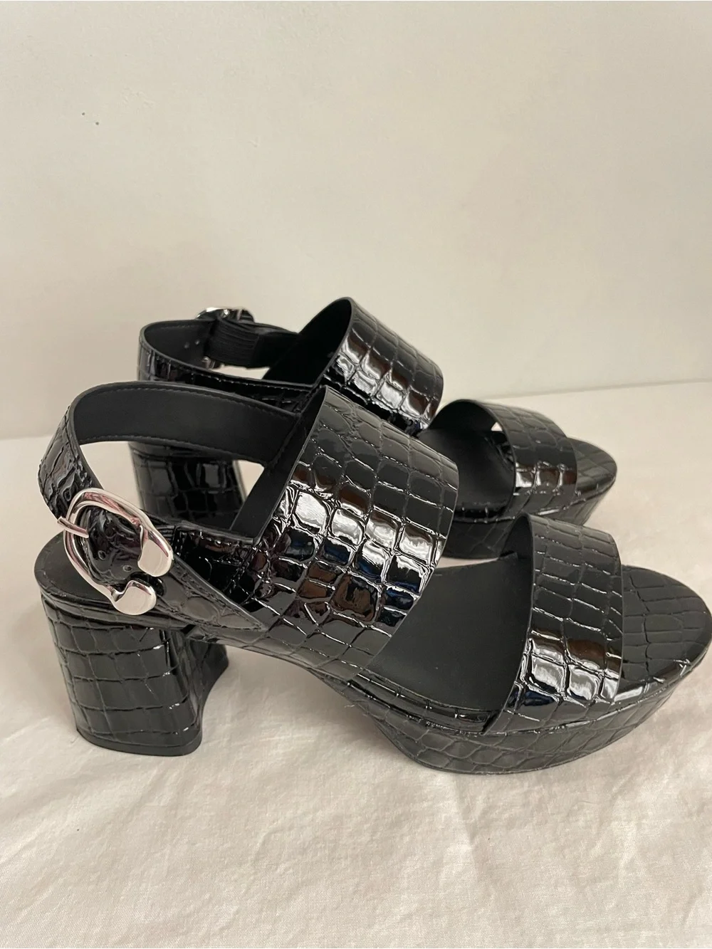 Aerosoles Camera Black Crocodile Patent Leather Block Heel Platform Sandals 8